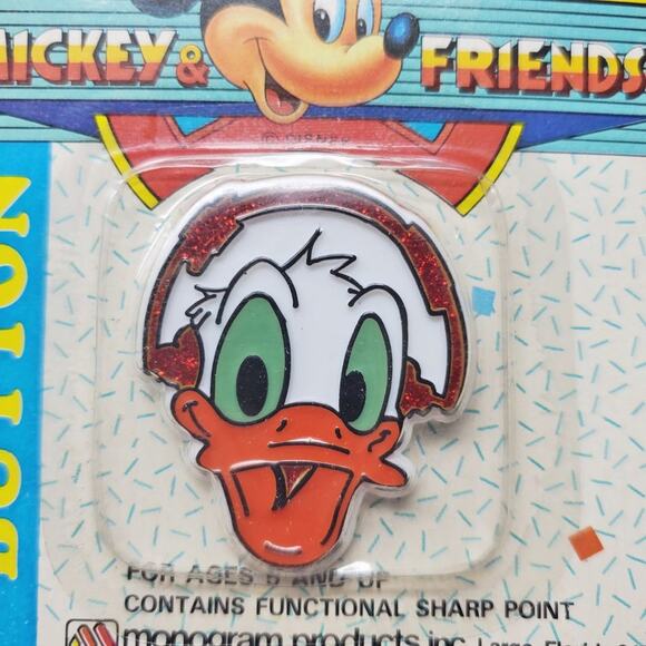 Disney Donald Duck Vintage Plastic Button NIP - Picture 1 of 5